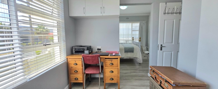 5 Bedroom Property for Sale in Franskraal Western Cape